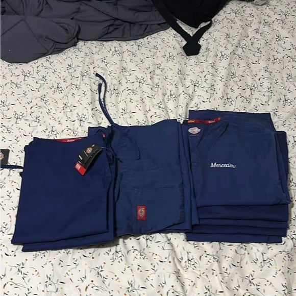 Navy Blue Medical Scrubs Set - Picture 1 of 1